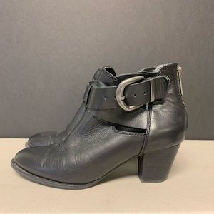Vionic Black Leather Upright Rory Women's Buckle Heeled Ankle Booties 8